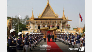 文대통령, 앙코르와트 복원사업 찾아 “우리가 하는 것 최선 다해서”