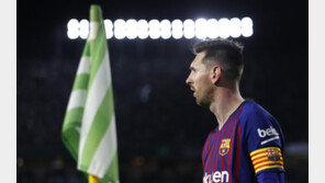 메시, 라 리가 통산 33번째 해트트릭…상대팀 관중도 박수