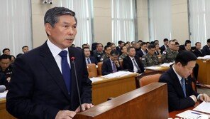 김중로 “한미동맹은? 스펙 쌓으려 장관?” vs 정경두 “제대로 하고 있다” 팽팽