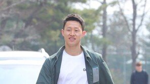 이강인, 축구대표팀 아이돌…쟁쟁한 형 팬덤 거느리다