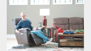 리모콘으로 편안한 자세 찾는다… 세계인이 사랑하는 리클라이너