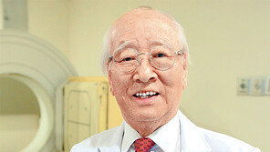 [단독]90세 의사 “환자 위한 연구에 정년은 없다”… 국내 최고령 현역 박용휘 소장