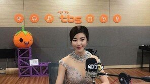 김규리, 드레스 차림 라디오 진행 “이건 나밖에 못함”