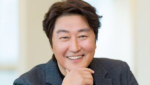 [단독인터뷰] 송강호 “행복하지만 늘 떨칠 수 없는 무거움 따른다”
