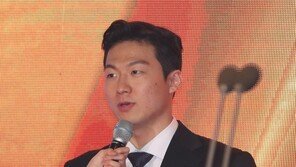 이정현, 데뷔 첫 프로농구 MVP 수상…라건아는 외국인 MVP