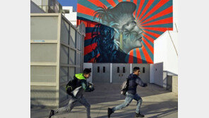 “한인타운 학교 일제전범기 벽화 지워라” LA 한인예술가단체, 교육청에 촉구