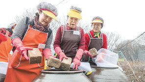 21년째 이어온 ‘사랑의 된장’ 담그기