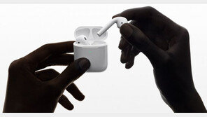 애플 에어팟2 공개, 반응 왜이래?…“혁신 無, 에어팟 1S 같아” 실망감 