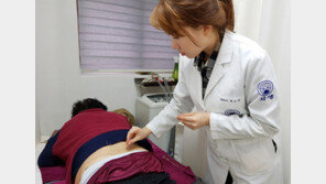 “한방 치료로 어르신 건강 지켜드려요”