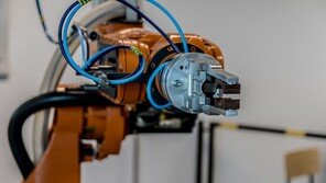 정부, 23년까지 로봇산업 시장 15조 규모로 키운다
