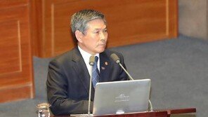 한국당 “南北 불미스러운 충돌” 발언 정경두 국방장관 해임건의안 제출 결정