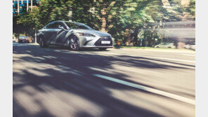 “하이브리드 맞아?” 동급 최강 연비의 ‘ES 300h’