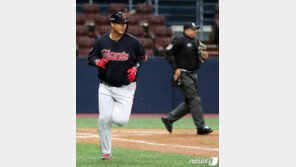 이대호, 프로야구 선수협 회장 당선…2년의 리더십 공백 끝