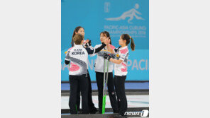 리틀 팀 킴, 한일전 승리하며 세계선수권 첫 메달