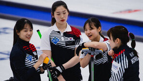한국여자컬링, 강호 스위스에 석패…24일 오후 동메달결정전