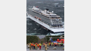 노르웨이 해안서 크루즈선 표류… 헬기로 승객 구조