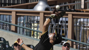 강정호, 체력최고 시범경기 홈런왕…그래도 와일드카드?