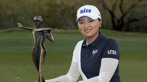 고진영, 뱅크오브호프파운더스컵 역전 우승…LPGA투어 통산 3승
