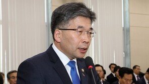 경찰청장 “김학의 靑외압 논란, 검찰 진상규명 통해 밝혀질 것”