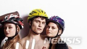 독일 교통부, 속옷에 ‘안전모’만 쓴 모델 광고…선정성 논란