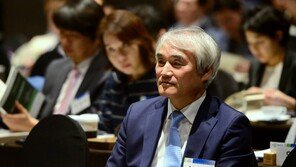 국무총리실 “손기웅 前통일연구원장, 자진사퇴 종용한 적 없어”