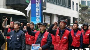 택시기사들 “월급제는 ‘30년 염원’이자 사회적 합의…이행해야”