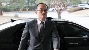 김학의 수사 권고…문무일 “법 절차 따라 빈틈없이 대비”