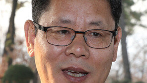 26일 장관 후보자 3명 청문회…“군복 입고 쇼” 김연철 초점