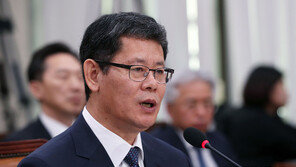 김연철 “北, 핵과 경제 두 가지 동시에 가질 수 없어”