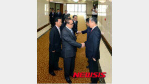 北 외교수장 리수용 베이징 도착…“김정은 방러 중국과 협의 가능성”
