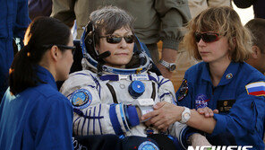 NASA “우주복 사이즈 없어서” 첫 여성팀 우주유영 취소
