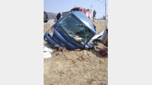 인천 도로서 1.5t 트럭 추락…70대 운전자 부상