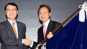 “돈키호테식 디지털 혁신 … 고객 섬기는 리딩뱅크 될것”