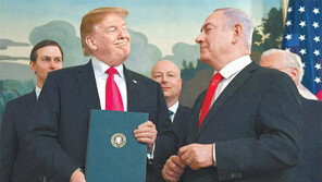 족쇄 풀린 트럼프측 “이젠 힐러리 특검해야”… 민주당에 반격