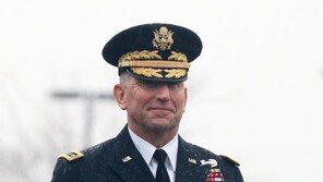 주한미군사령관 “비핵화 협상 불구, 북한군 여전히 위험”