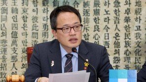 박주민 “황교안 취임 한 달, 제1야당 역할 하는지 의문”