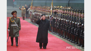 김정은, 軍중대장·정치지도원 대회…“우리 혁명 영원히 전진”