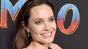 [내가 왜 떴게?] 진짜 졸리의 미소…안젤리나 졸리, 엄마미소