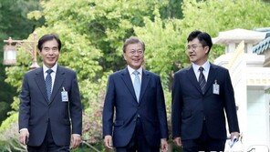 靑수석급 이상 평균재산 18억…조국 1위