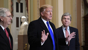 美국민 56% “트럼프의 러시아 공모 혐의 완전해소 안돼”