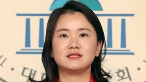 ‘아이 동반 국회 출석’ 신보라 의원, 정치적 의도 의심에 “제가 알리고 싶은 건…”
