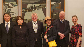 “얼룩덜룩을 ‘지브라 라인스’로 표현… 기발한 번역 덕분 詩가 더 풍부해져”