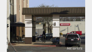 美 뉴햄프셔 호텔 총격범들, 15시간 농성 끝에 3명 피살