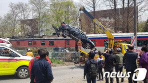 순천서 승용차와 무궁화 열차 충돌…인명피해 없어