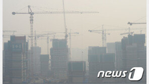 미세먼지 경보 뜨면 公기관 공사 일시정지…계약연장 비용 보전