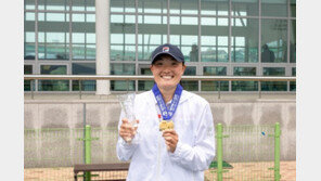 성인무대 첫 접수한 19세 파워 이은혜…한국실업테니스연맹전 여자단식 우승