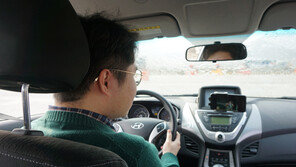 10년 무사고 운전 경력 기자가 ‘운전 중 딴 짓’ 실험해보니…