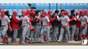 ‘역시 우승후보’ SK·두산, 3월부터 순위경쟁 주도