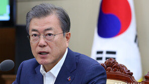 靑 잇단 파문에도…文대통령 지지율, 지난주보다 0.6%p 오른 47.7%