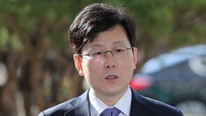 ‘김학의 사건’ 수사단장 공식 첫 출근날, 한국당 ‘김학의 특검법’ 발의